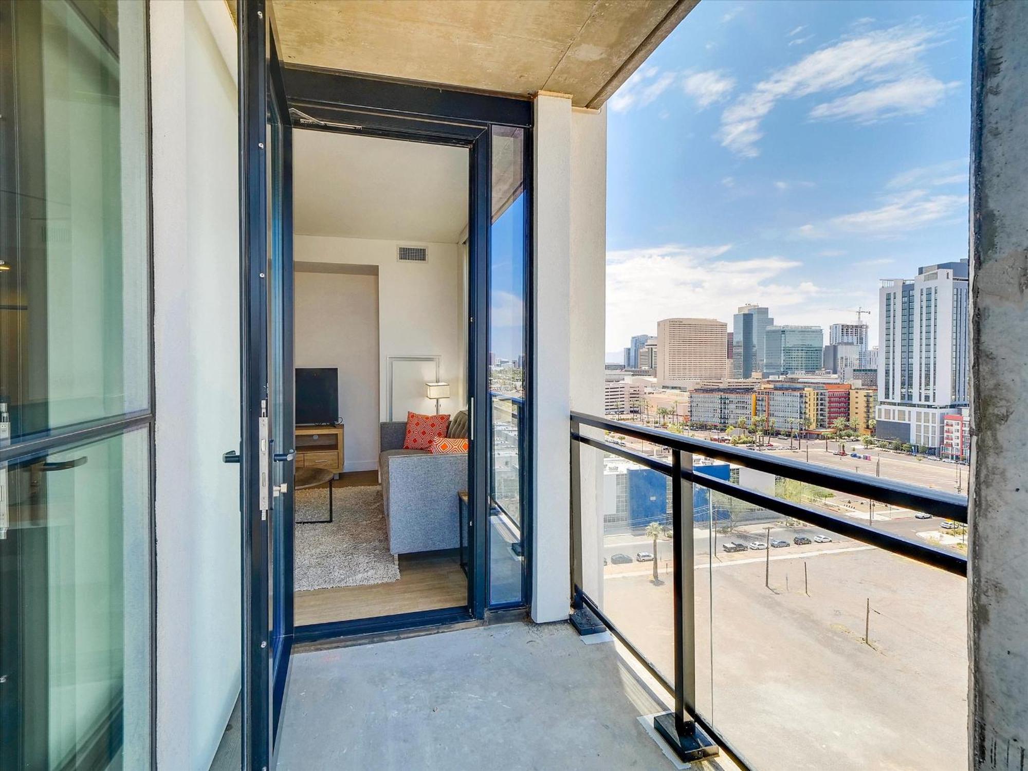 Global Luxury Suites At Downtown Phoenix Bagian luar foto